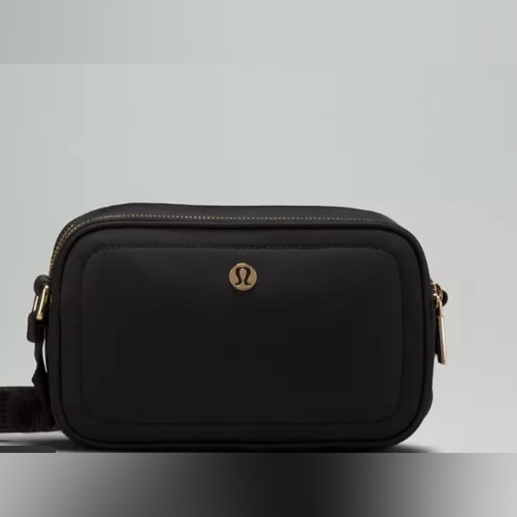 lululemon athletica Handbags - Lululemon Crossbody Camera Bag 2L